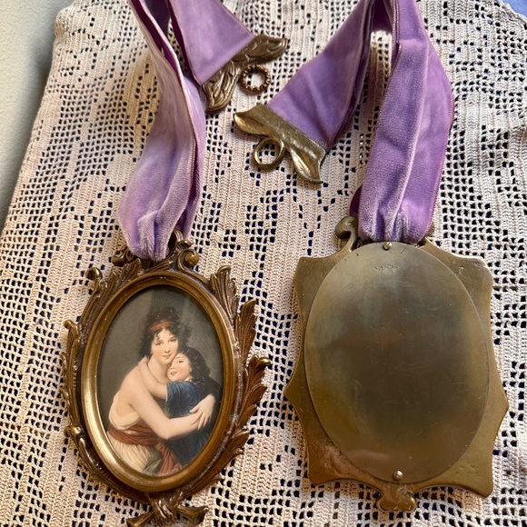 Pair Antique Brass PIcture Frames w/ Silk Portraits and Velvet Ribbons - Picture 7 of 12